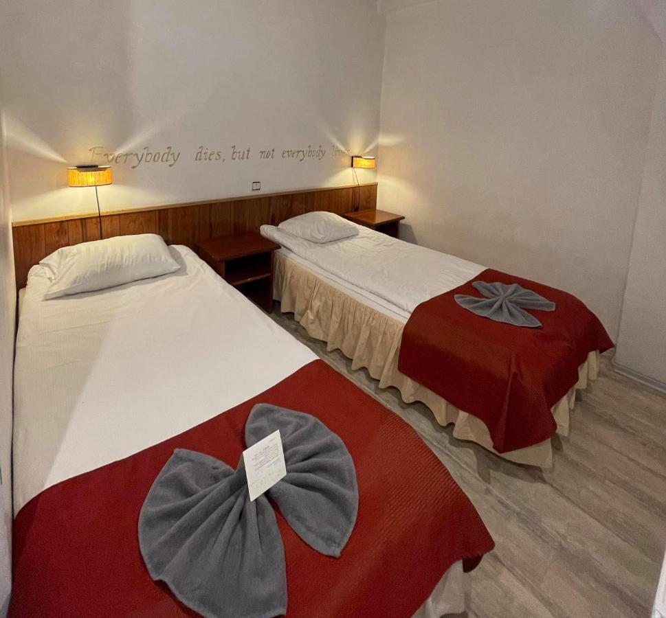 Nb Hotel With Free Parking Riga Bagian luar foto