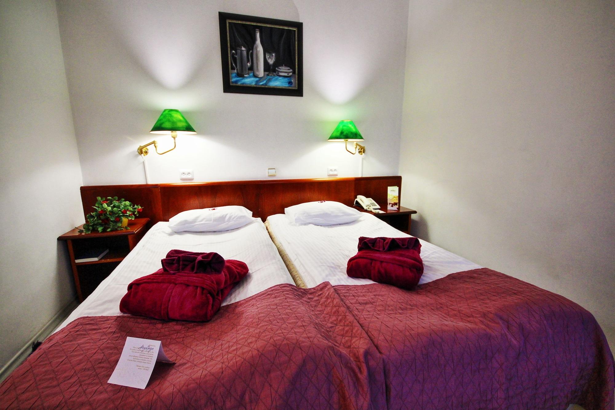 Nb Hotel With Free Parking Riga Bagian luar foto