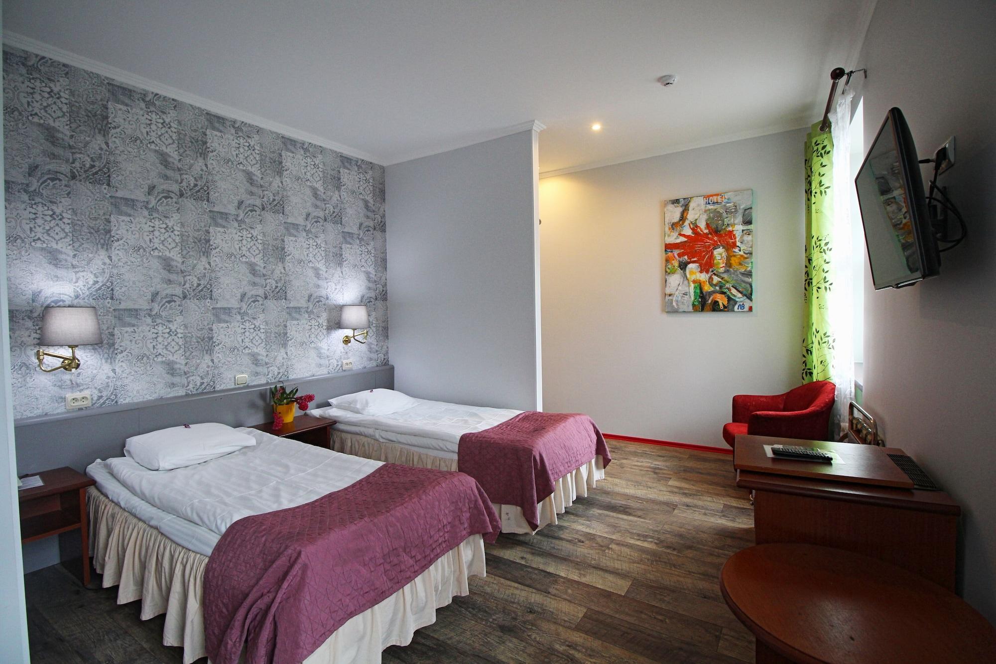 Nb Hotel With Free Parking Riga Bagian luar foto