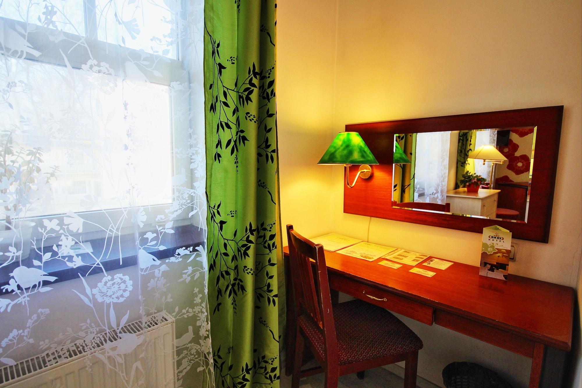 Nb Hotel With Free Parking Riga Bagian luar foto